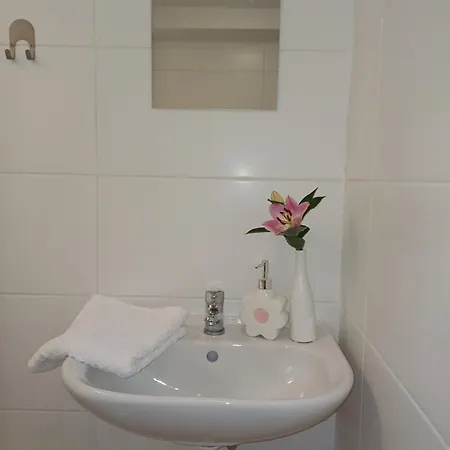 Apartment S Terasou A Parkovanim Zdarma V Lazenskem Centru *